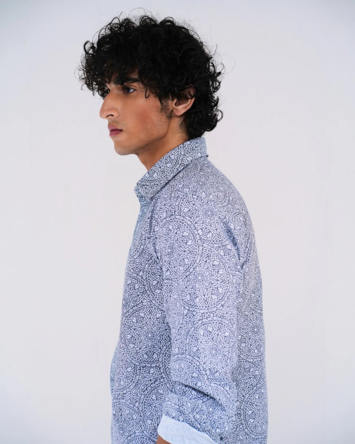 STAND OUT FROM THE CANVAS : ABSTRACT PRINT SHIRT